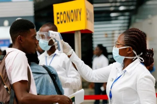 Güney Afrika Cumhuriyeti'nde son 24 saatte Kovid-19'dan 216 kişi öldü