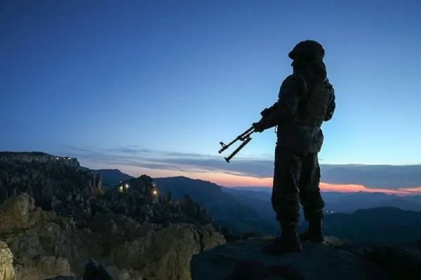 Hakkari'de 2 asker PKK tarafından şehit edildi