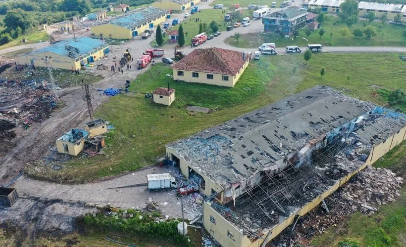 Havai fişek fabrikasında yaşanan patlamaya ilişkin 3 kişiye gözaltı kararı