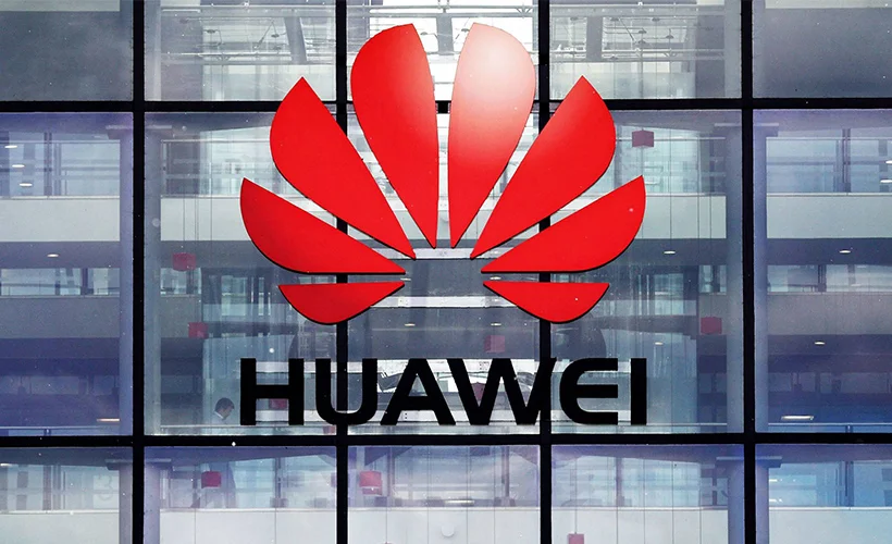 Huawei, ABD'nin yaptırımlarına rağmen zirveye oturdu