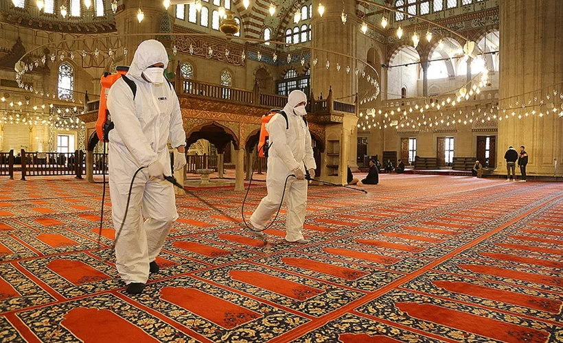 İmam koronavirüse yakalandı, 3 cami karantinaya alındı