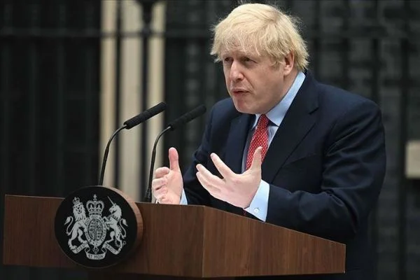 İngiltere Başbakanı Johnson, Kovid-19 önlemlerini gevşetme kararının ertelendiğini açıkladı