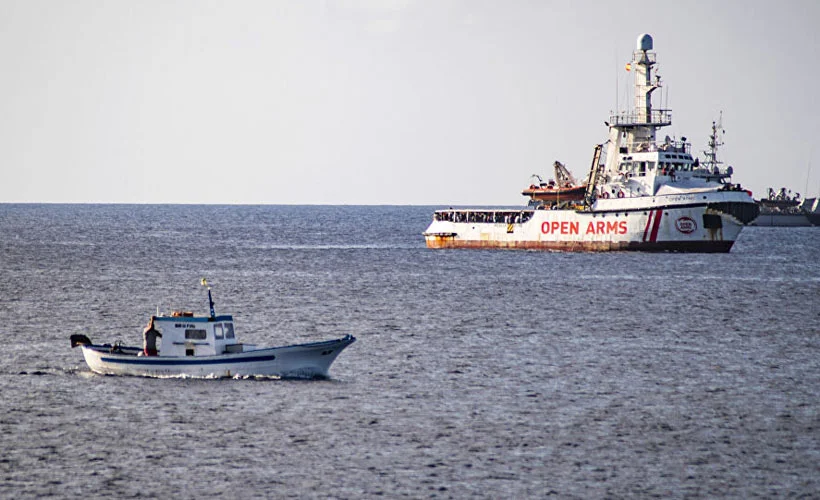 İtalya'nın Lampedusa şehrinde 'acil durum ilan edilmesini' bekliyor