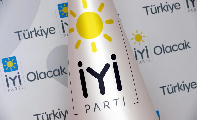 İYİ Parti'de kurucu üye Bozkurt istifa etti