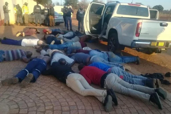 Johannesburg'da kiliseye silahlı baskın: 5 kişi hayatını kaybetti