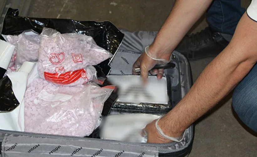 Kapıkule kapısında şüpheli tır: 135 bin uyuşturucu hap ve 2 kilo kokain ele geçirildi