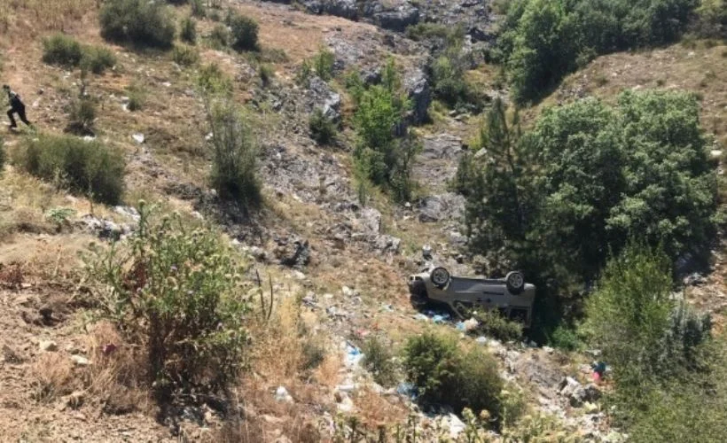 Karabük'te viraja hızlı giren araç şarampole yuvarlandı