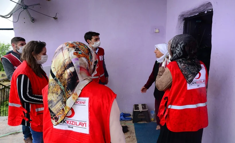 Kızılay gönüllüleri iş başında