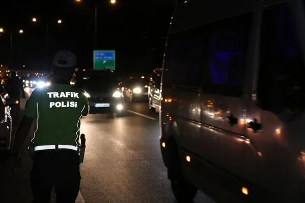 Kurban Bayramı'nın ilk gününde trafik kazalarında 4 kişi hayatını kaybetti
