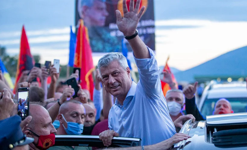 Lahey'den dönen Hashim Thaçi'ye, ülkesinde coşkulu karşılama