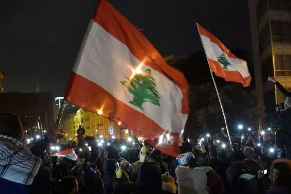Lübnan'da Hizbullah 'silahsızlanması' için gösteri düzenlendi