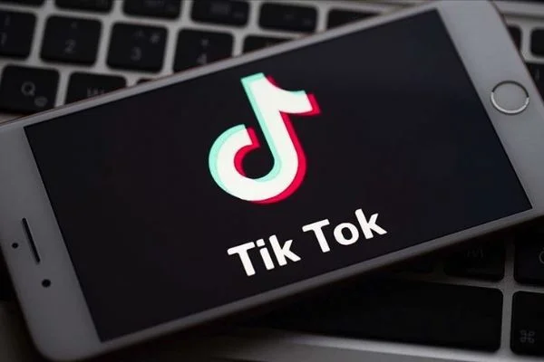 Mısır'da TikTok videoları çeken 5 kadına hapis cezası verildi