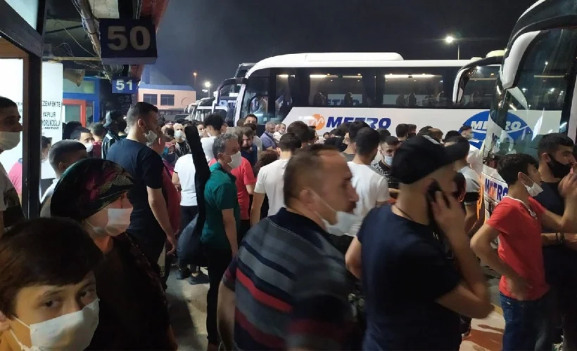 Otogarda ''asker uğurlama'' yoğunluğu