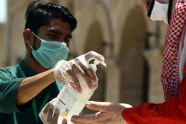 Pakistan'da son 24 saatte 1487 yeni Kovid-19 vakası tespit edildi