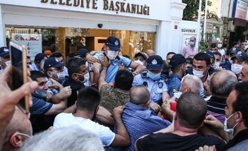 Pazarcılar, Bakırköy Belediyesi önünde eylemde