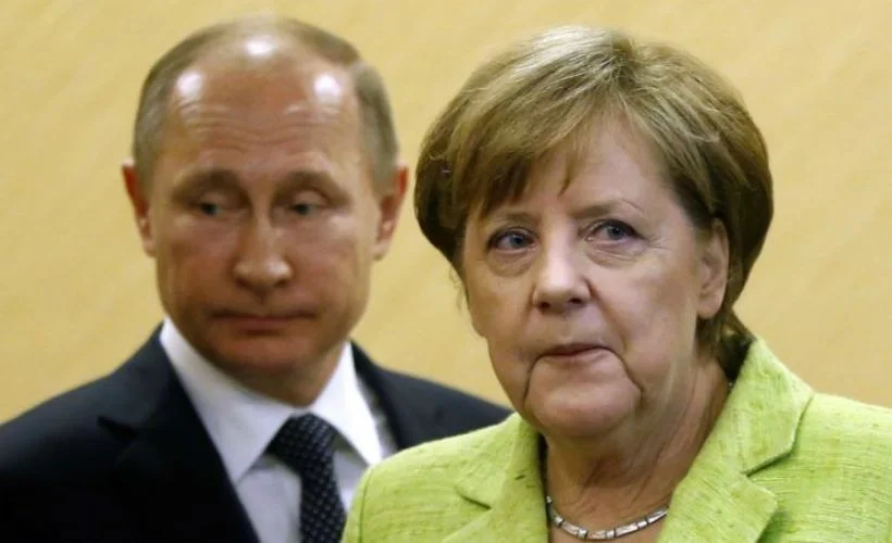 Putin ile Merkel görüştü: Libya'daki kriz sadece diplomatik yöntemlerle çözülmeli