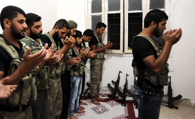 'Rusya, İran'a karşı 15 bin Sünni milisi kendisine bağlıyor'