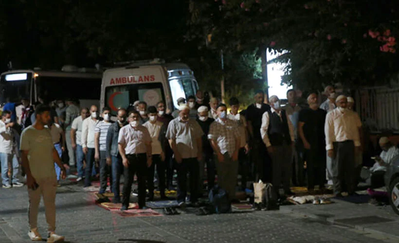 Sabah namazında Ayasofya Camii'ne yoğun ilgi