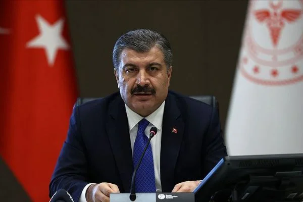 Sağlık Bakanı Koca: Virüsün yayılma hızının azaldığı düşüncesi yanıltıcıdır