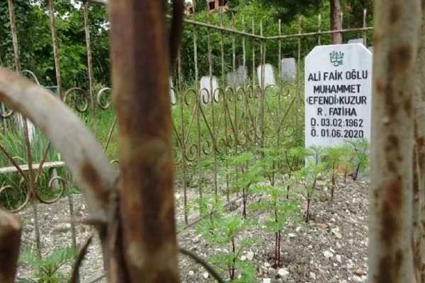 Tabutta kan izi şüpheye düşürdü! Mezar açıldı