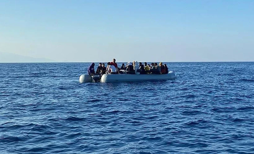 Tunus'ta göçmen teknesi battı: 25 göçmen kayıp