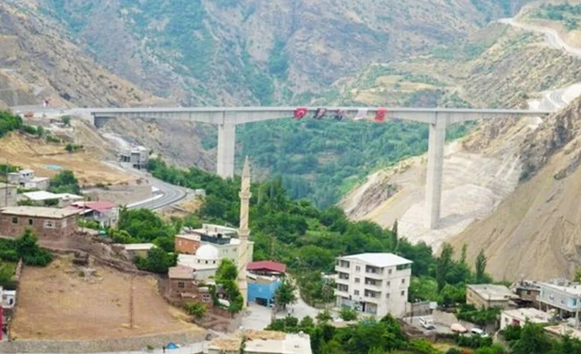 Türkiye'nin en yüksek köprüsü bugün açılıyor