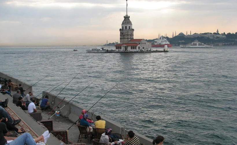 Üsküdar sahilde çekirdek çitlemek yasaklandı