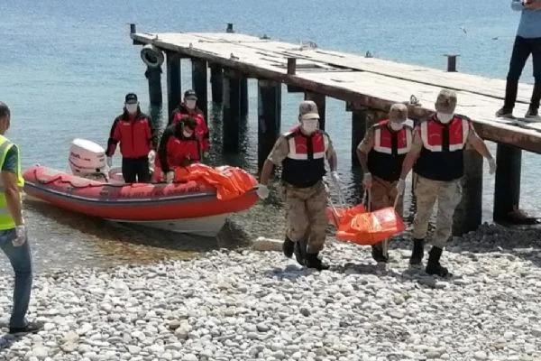 Van'daki tekne faciasında ölü sayısı 42'ye yükseldi