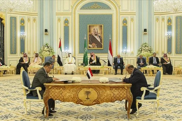Yemen'deki BAE destekli Güney Geçiş Konseyi 'özerklik'ten vazgeçecek