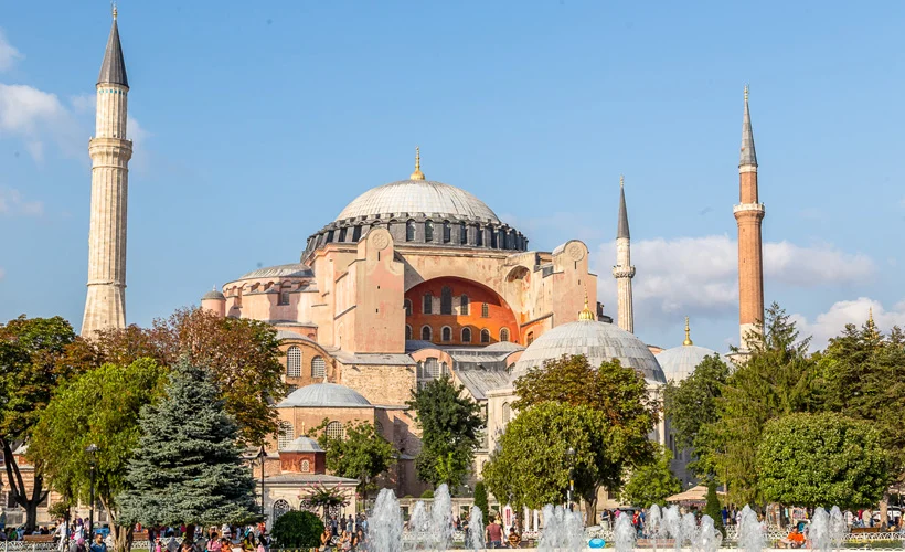 Yunanistan'dan Papa'ya: Ayasofya kararının iptali için tüm nüfuzunu kullan