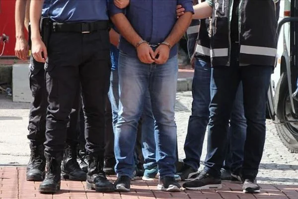 28 ilde FETÖ operasyonu: 24 gözaltı