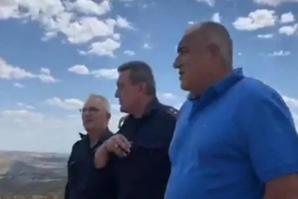 4 gündür söndürülemeyen yangın bölgesine başbakan gitti