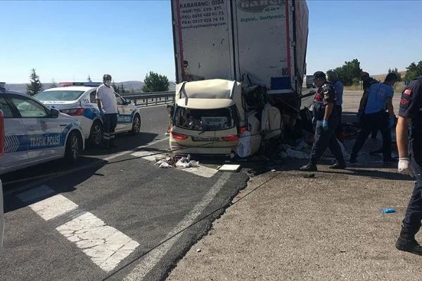 Ankara'da gurbetçi aile kaza yaptı: 5 ölü