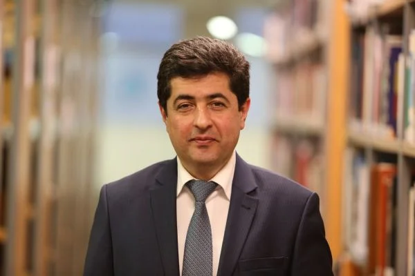 Azerbaycanlı gençler Psikoloji ve Kişisel Gelişim kitaplarını Türkiye Türkçesinde okumayı tercih ediyor