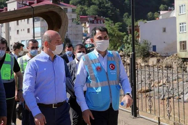 Bakan Kurum'dan selden etkilenen Doğankent'te 150, Dereli'de 200 konut müjdesi