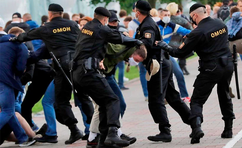 Belarus'ta seçim sonuçlarını protesto eden göstericiler dağıtıldı
