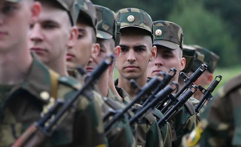 Belarus'tan Polonya sınırında kapsamlı askeri tatbikat