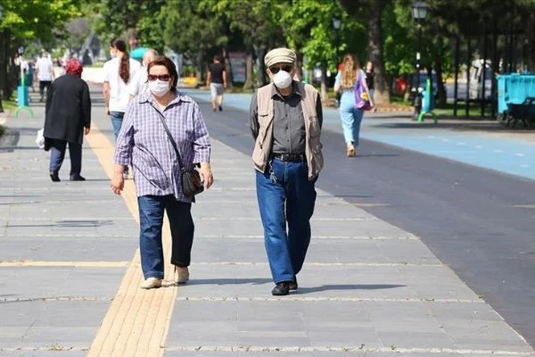 Bir şehirde daha 65 yaş üstüne yasak getirildi