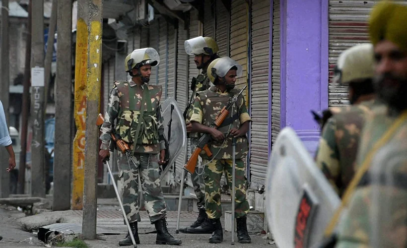 Cammu Keşmir'de çatışma: 4 kişi öldü
