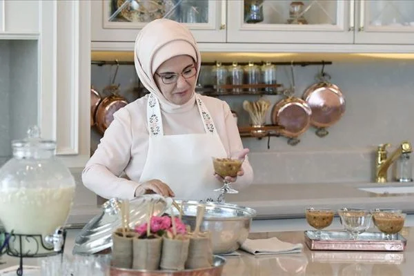 Emine Erdoğan'dan Aşure Günü paylaşımı