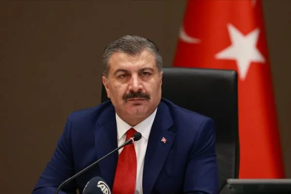 Fahrettin Koca'dan salgınla mücadelede 'vazgeçmeyin' mesajı