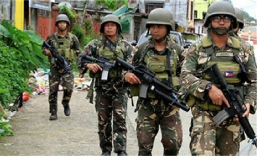 Filipinler'de art arda 2 patlama: 5 asker öldü