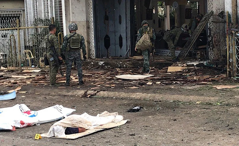 Filipinler'de art arda patlamalar: En az 10 ölü
