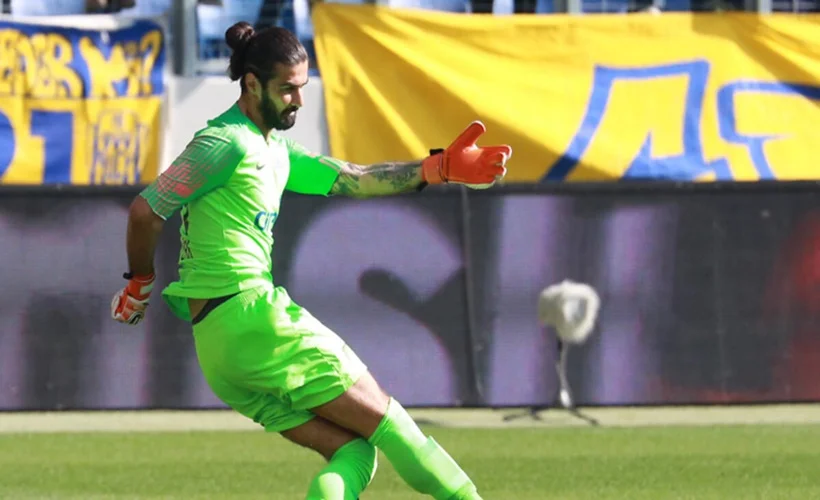 Galatasaray kaleyi sağlama aldı