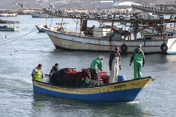 İsrail Gazzeli balıkçıların avlanma mesafesini düşürdü