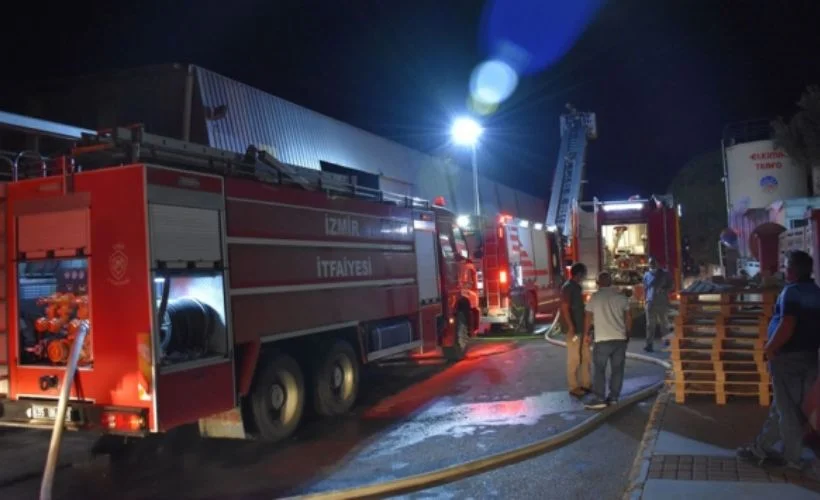 İzmir'de otomotiv fabrikasında yangın çıktı