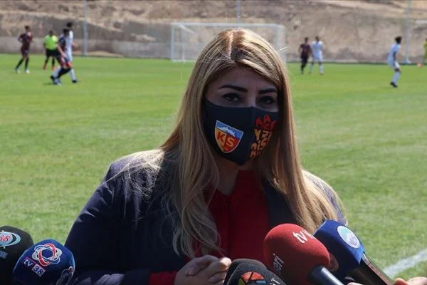 Kayserispor Kulübü Başkanı Berna Gözbaşı'dan transfer açıklaması