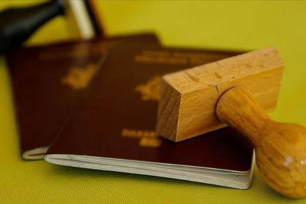 Kıbrıs Rum kesiminin onlarca suçlu ve kaçağa pasaport verdiği ortaya çıktı