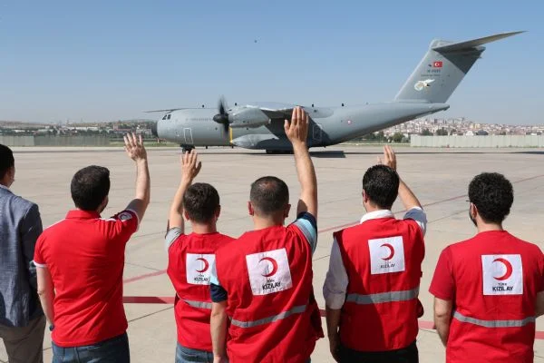 Kızılay Lübnan'a Uzman İnsani Yardım Ekibi Gönderiyor