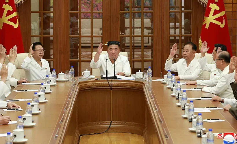Kuzey Kore Lideri Kim'den koronavirüs ve tayfun uyarısı